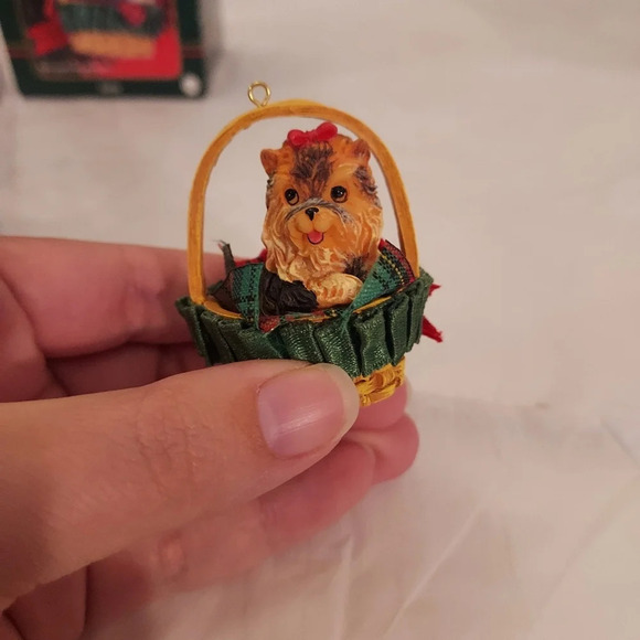 Carlton Cards Little Heirloom Treasures Yorkie Dog Christmas Tree Ornament - Picture 2 of 12